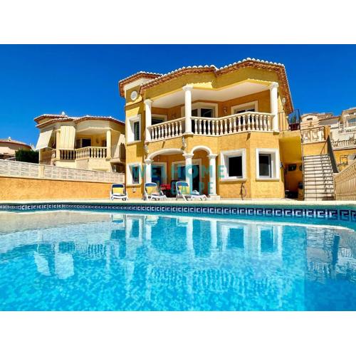 VISTALMONTE villa cómoda con piscina privada
