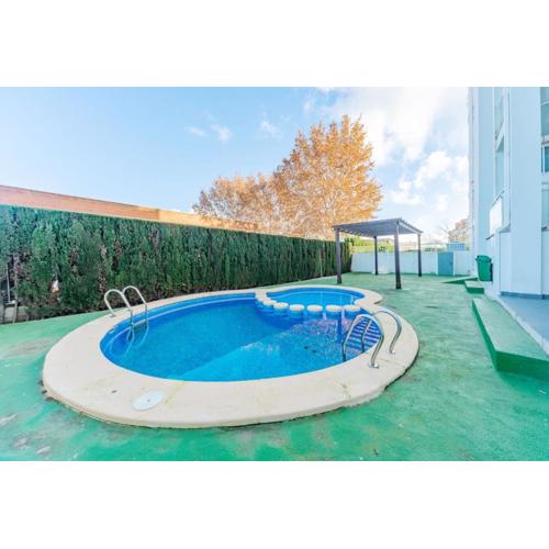 Vistas Despejadas a Pasos de la Playa, Piscina, 3bed