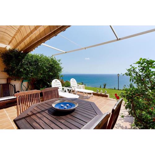 VISTAS INFINITAS SOBRE EL MAR-INFINITE VIEWS On THE SEA