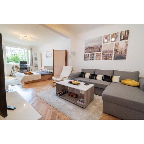 Vivid Condo by NDK and Vitosha Blvd with Free Secured Parking and AC