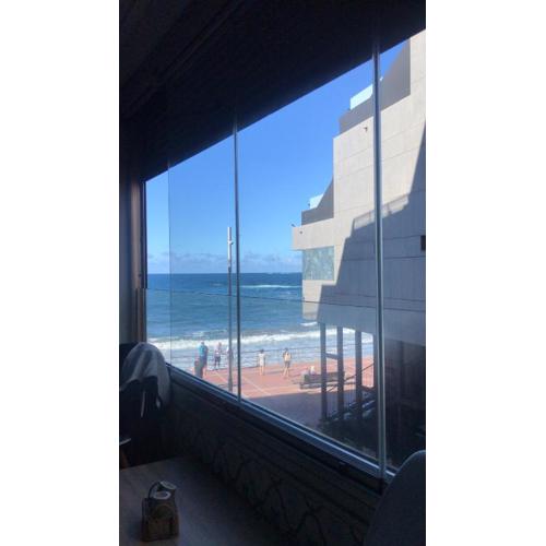 Vivienda vacacional en primera linea de playa y vistas al Mar y Piscina