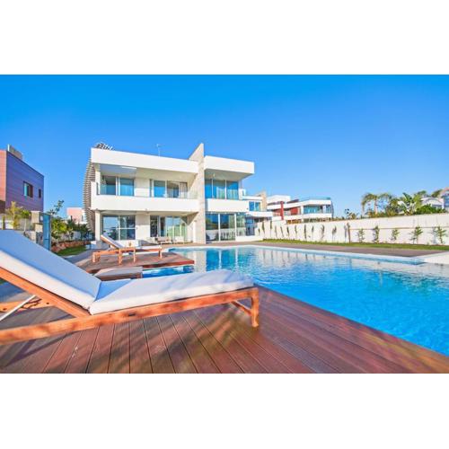 Vivo Mare Beachfront Villas - Emerald