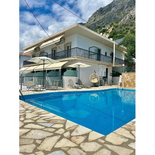 Vladimiros Apartments