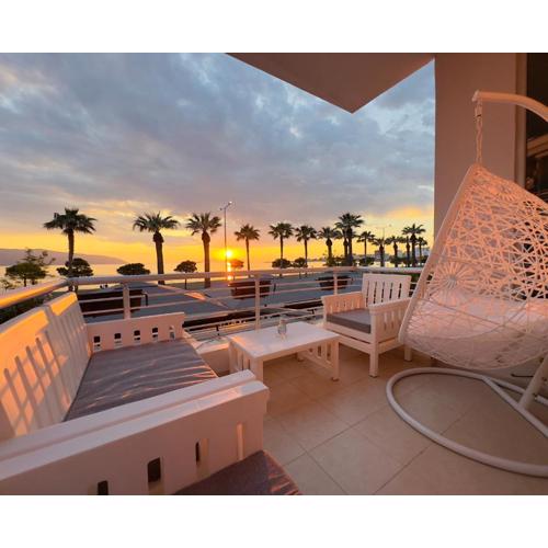Vlora - GGpremiumstays - 2 double bedrooms apartment exclusive beachfront with 2 balconies