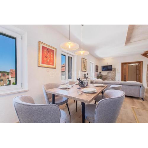 vLove Story - Downtown Apartment