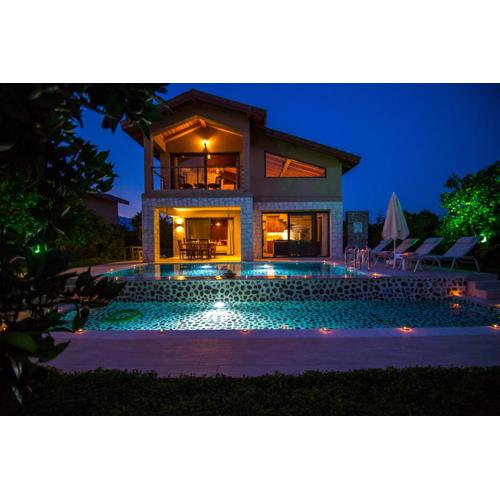 Volans Suites Villas