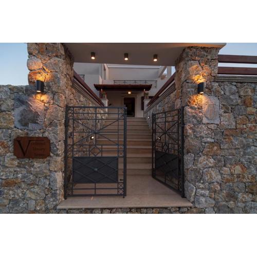 Vothinoi Luxury Home