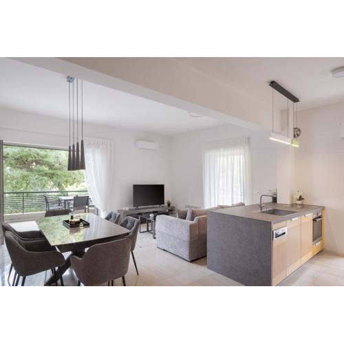 Vouliagmeni Stylish Apartment