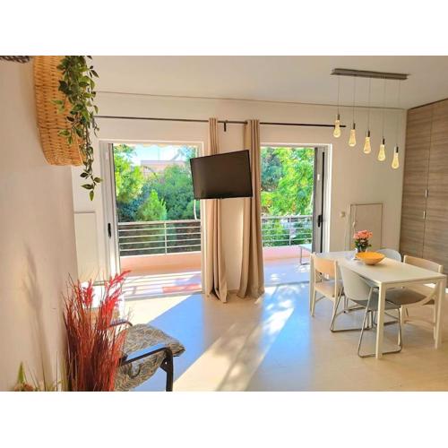 Vouliagmeni Top Floor Maisonette