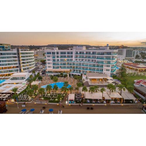 Vrissaki Beach Hotel