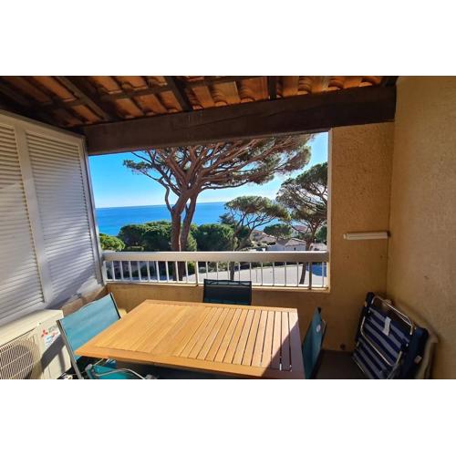 Vue mer appartement ,Plage la nartelle,avec loggia, sainte-maxime, France