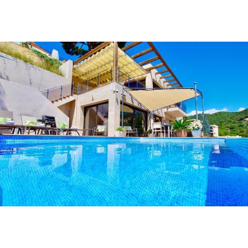 V&V LLORET- VILLA MARIE luxury house with air conditioning