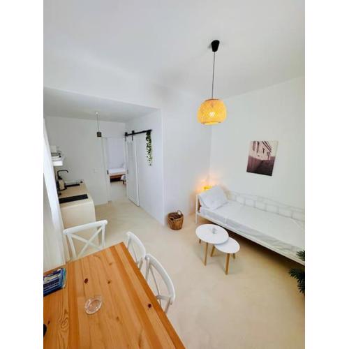 Walk The View Apartment with yard in Chora