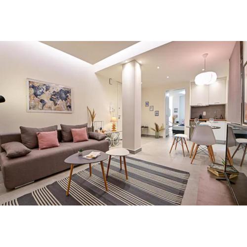 Walk to Syntagma,from a prime-location, luxury apt