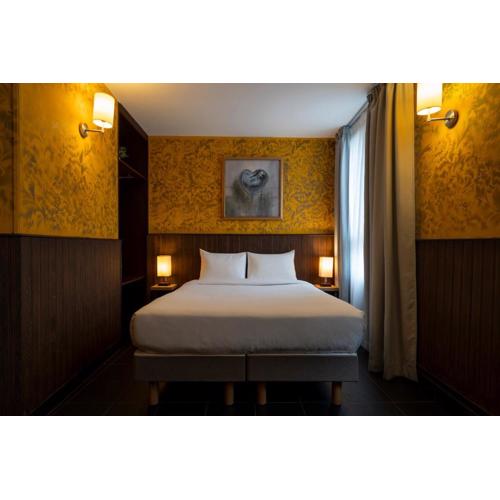 Walled off Hotel Paris