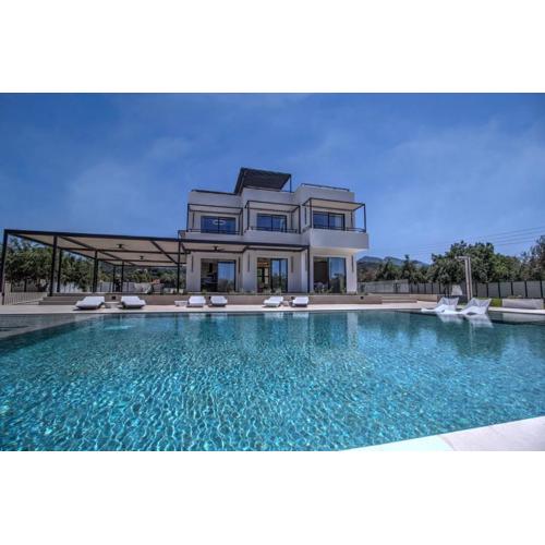 Watanave Luxury Villa Corfu