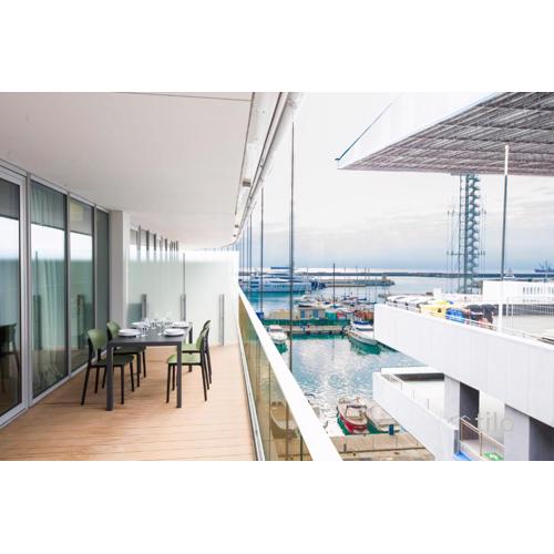 Waterfront Luxury Studio, FREE Parking, AC, NETFLIX & WIFI By Tilo Lux