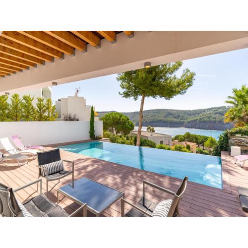 Waterfront villa with panoramic views