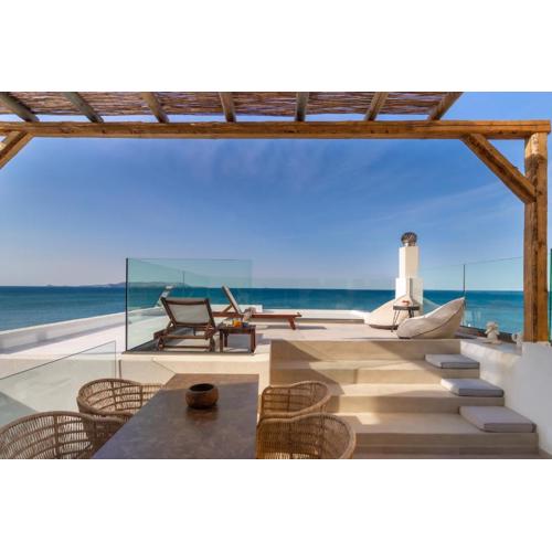 Wave, an Idyllic Seafront Suite
