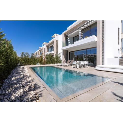 Waves 3-Bedroom Villa in Protaras