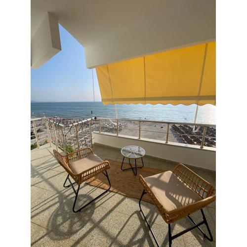 Waves & Views Apartment