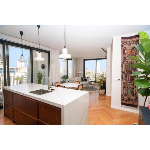 WealthyStays Downtown Penthouse