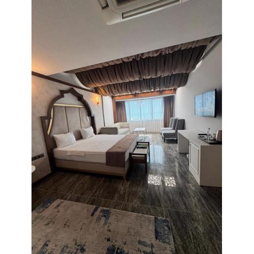 Ween Otel