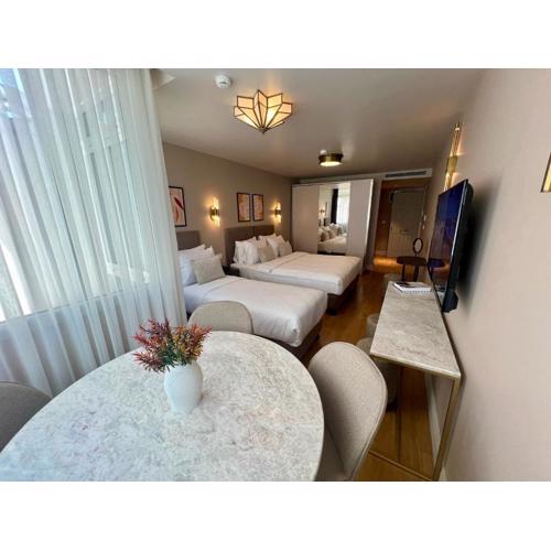 Weingart Suites Hotel