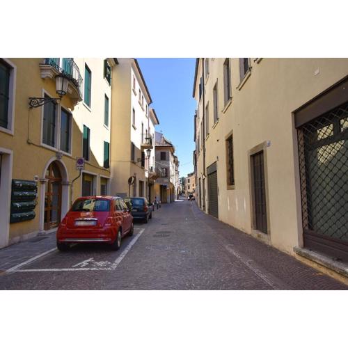 Welc-ōM Battisti Cozy Flat
