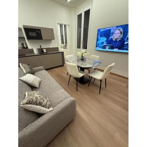 WELCOME RIVIERA Mazzini 77 appartamento lusso nel centro di Rapallo,WIFI, condizionamento in ogni stanza, attrezzato con tutto quello che serve in una casa, per un soggiorno da favola, parcheggio a pagamento 15euro al giorno da prenotare in anticipo