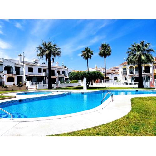 Welcoming House in Torrevieja with Shared Pool