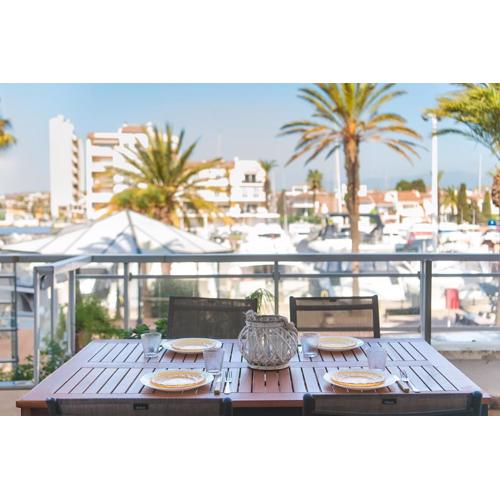 WELCS APARTAMENTO 059 EMP Frente al canal con Terraza