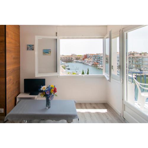 WELCS APARTAMENTO 259 EMP con terraza con vista
