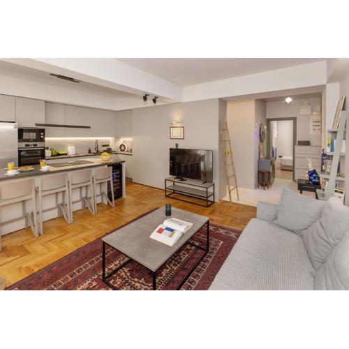 Well-designed apartment by the Acropolis GHH