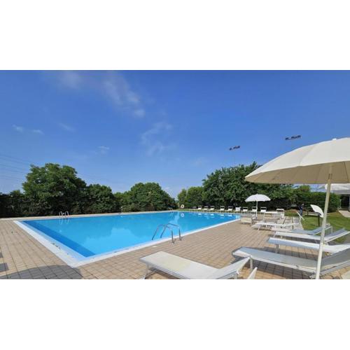 Wendy Apartment- Twobedroom & Pool & ParkPrivateFree & Sports