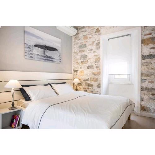 Whale Song Apartment - with private parking