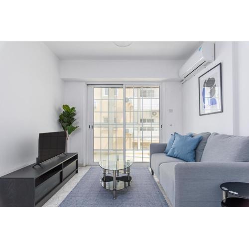 White 1-Bedroom Apartment By Mackenzie Beach