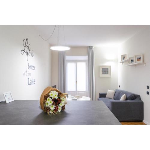 White Flat in Como City Center by Rent All Como