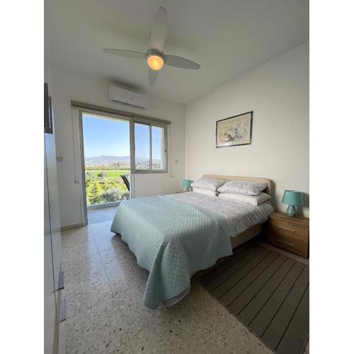 White House studio with sea view and parking