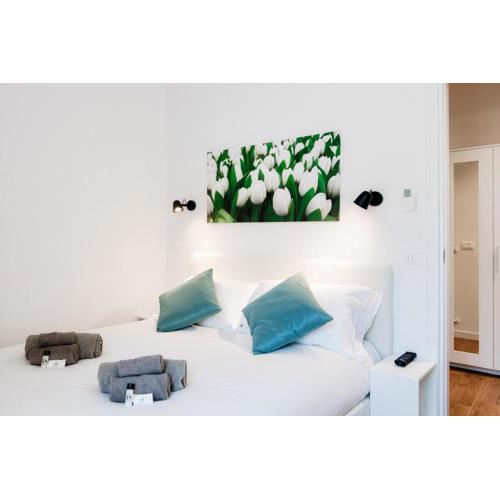 White Loft Como Central - The House Of Travelers