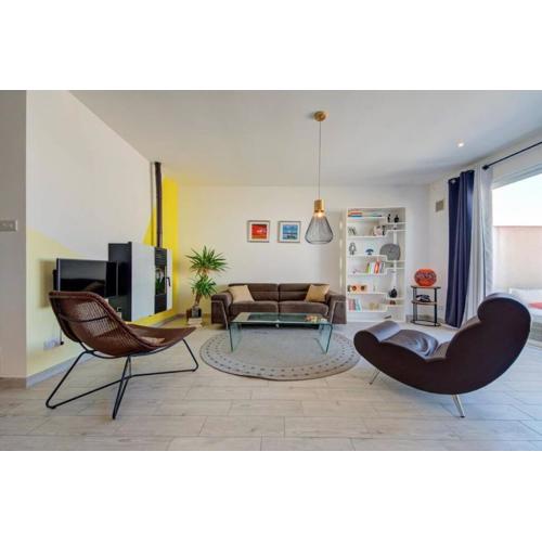 White Lotus, Modern Large-Terraced Penthouse in Marsascala