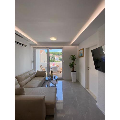 White Sapphire Apartment