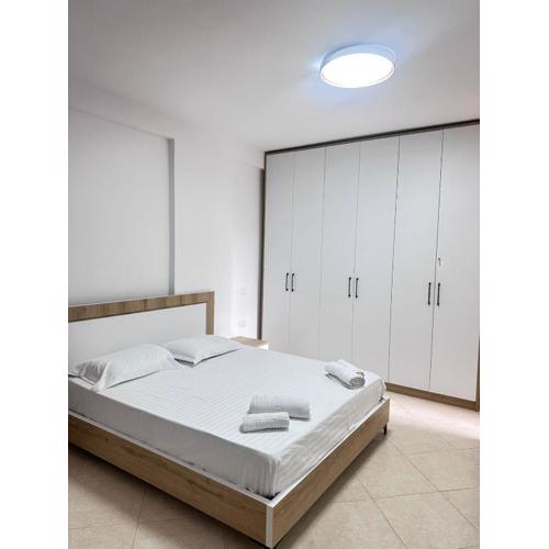 White Sea View Apartment