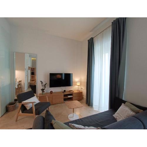 White Suite Alameda