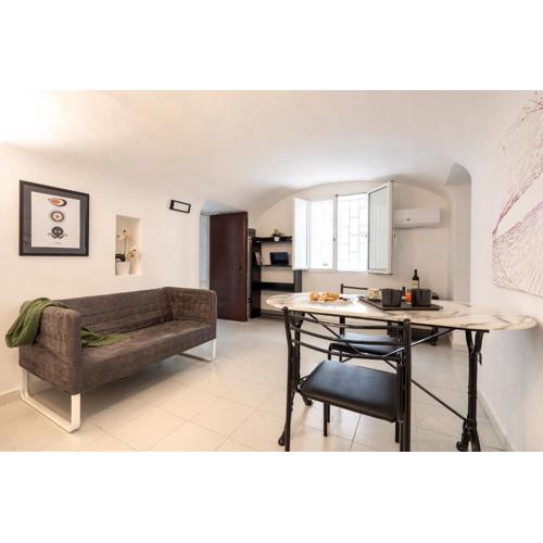 White&Grey Comfy Apartment