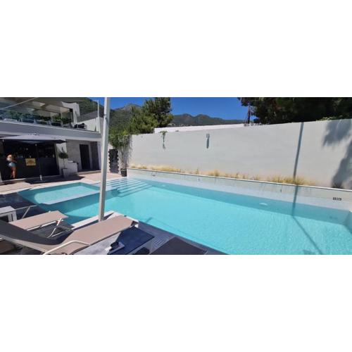 Windrose Apartments - Shared Pool