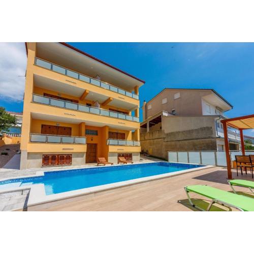 Wohnung in Novi Vinodolski mit Eigenem Balkon