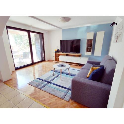Wohnung in Pula mit Terrasse, Garten und Grill