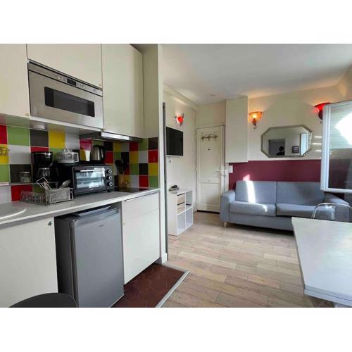 Wonderful apartment near Arc de Triomphe 2P