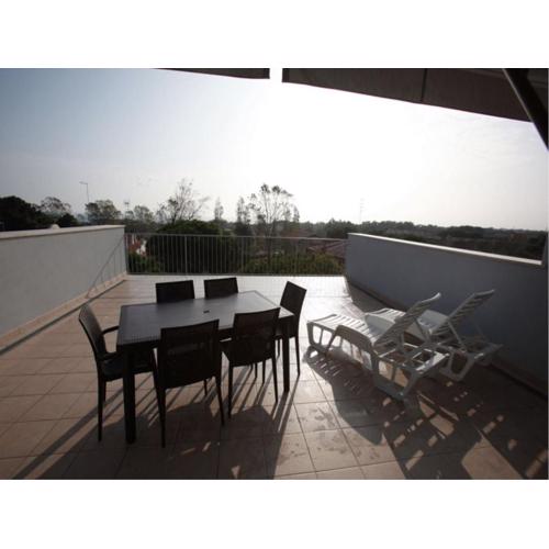 Wonderful attic flat with sea view terrace-Beahost